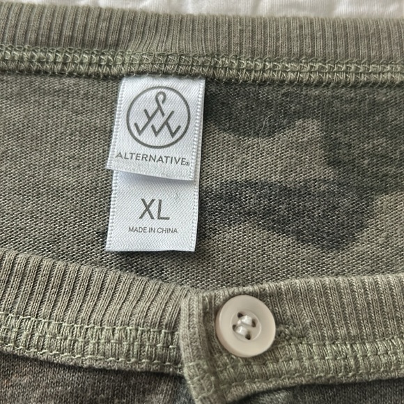 Alternative‎ top - Picture 2 of 2